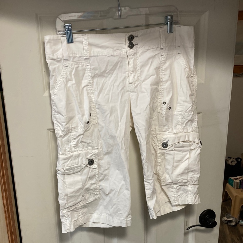 Old navy white khaki shorts